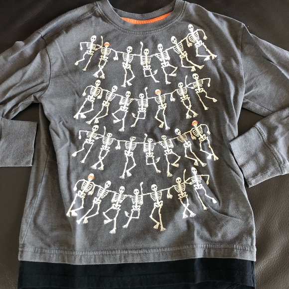 6 Piece Long Sleeve Graphic Tees Bundle Size 8-10 - Picture 4 of 6